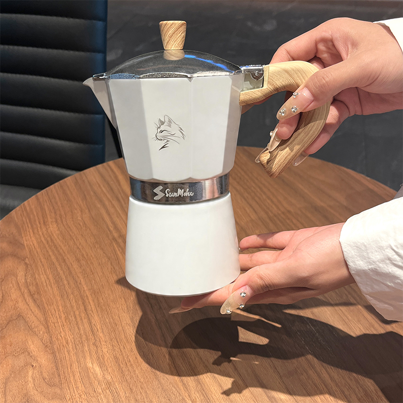 Moka Pot 3/6 kopjes - Italiaan - Hero Coffee Equipment recensie en prijs